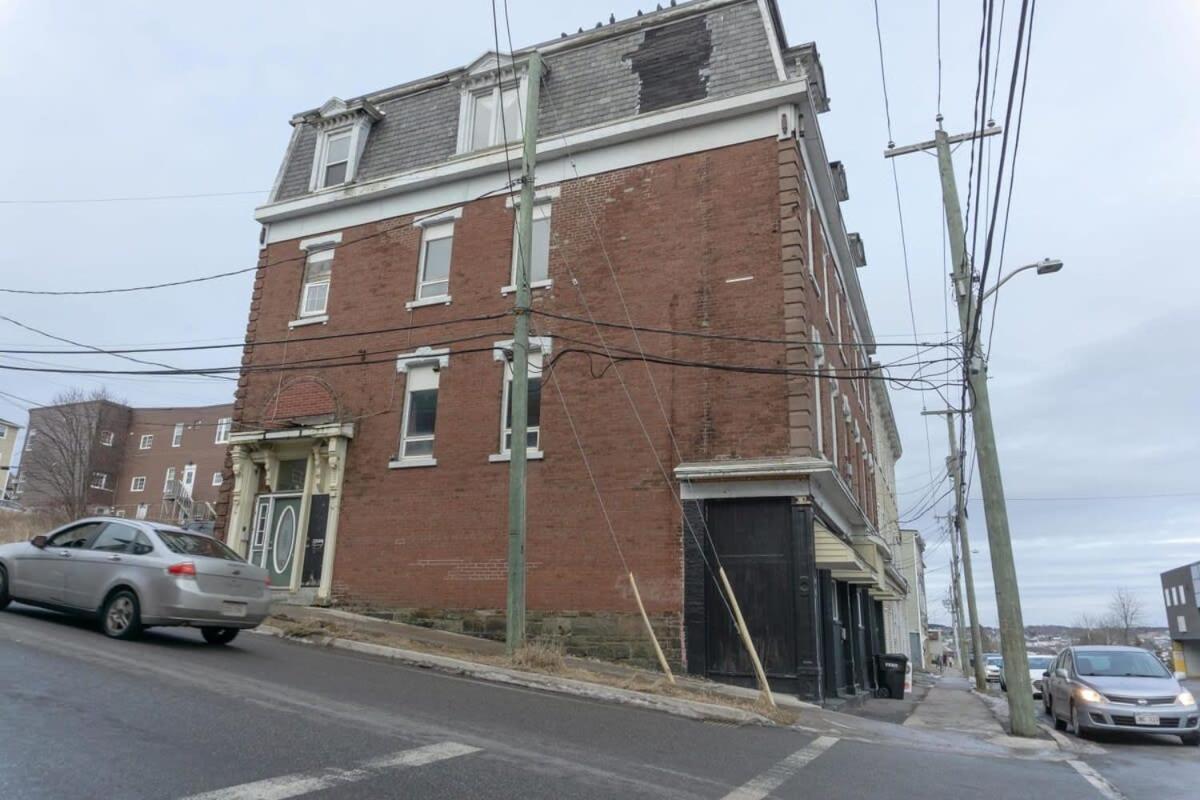 Cozy Studio In The Heart Uptown Saint John! Parking Coffee Apartment Exterior photo