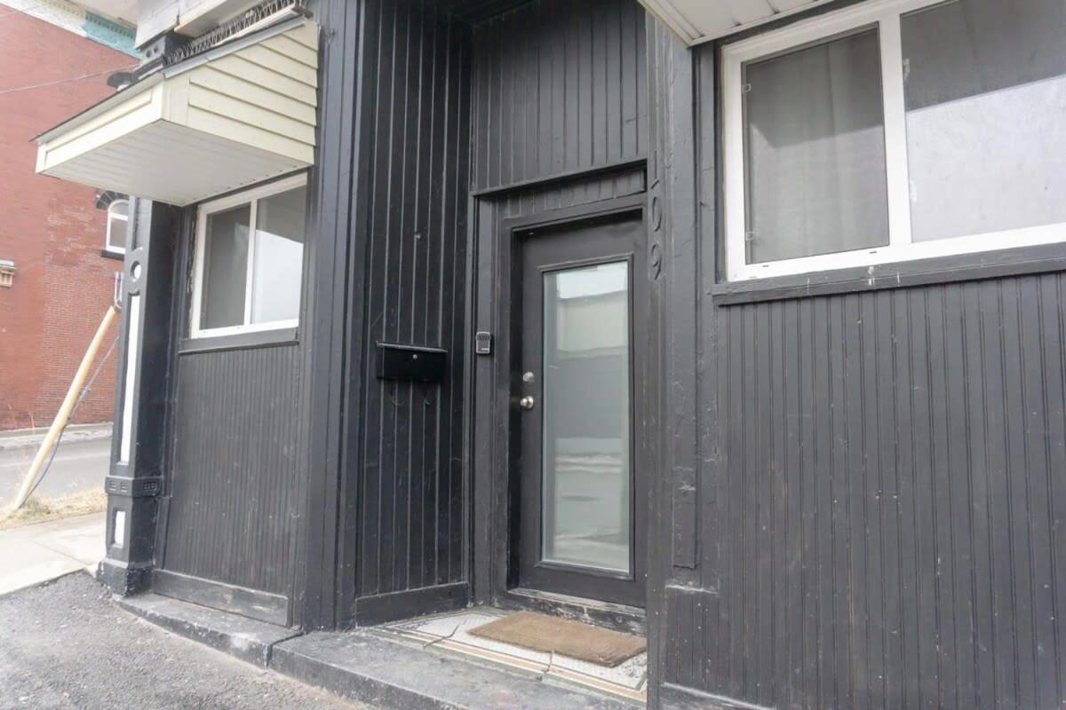 Cozy Studio In The Heart Uptown Saint John! Parking Coffee Apartment Exterior photo